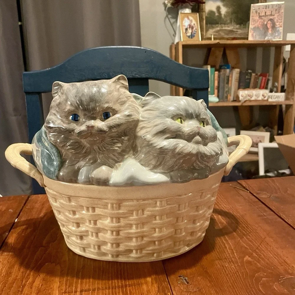 Vintage Ceramic Pottery Weaved Basket 2 Fluffy Cats Cookie Jar 14